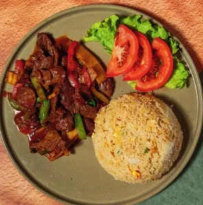 BŒUF SATÉ AU BASILIC