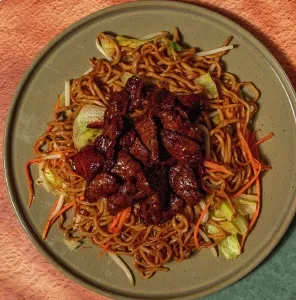 NOUILLES MAISON SAUTÉES AU BŒUF