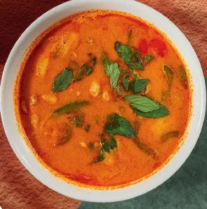 SOUPE DE CURRY ROUGE
