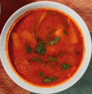 TOM YAM